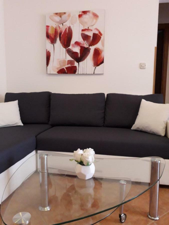Apartman Lean พูลา ภายนอก รูปภาพ