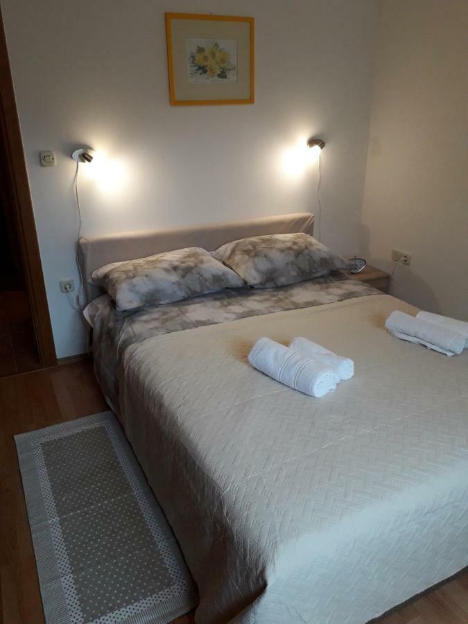 Apartman Lean พูลา ภายนอก รูปภาพ